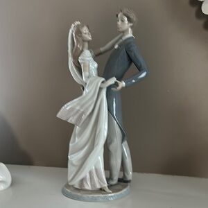 Elegant Wedding Couple Figurine - Gray and White